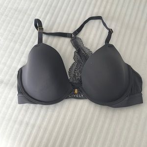 Lively NWOT front close bra